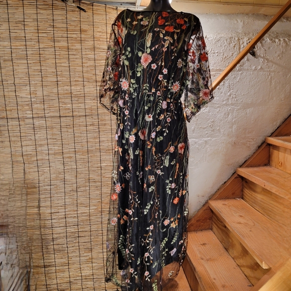 Black Tule Multi-Color Floral Embroidered Maxi-Dress Women's 2XL - Picture 1 of 5
